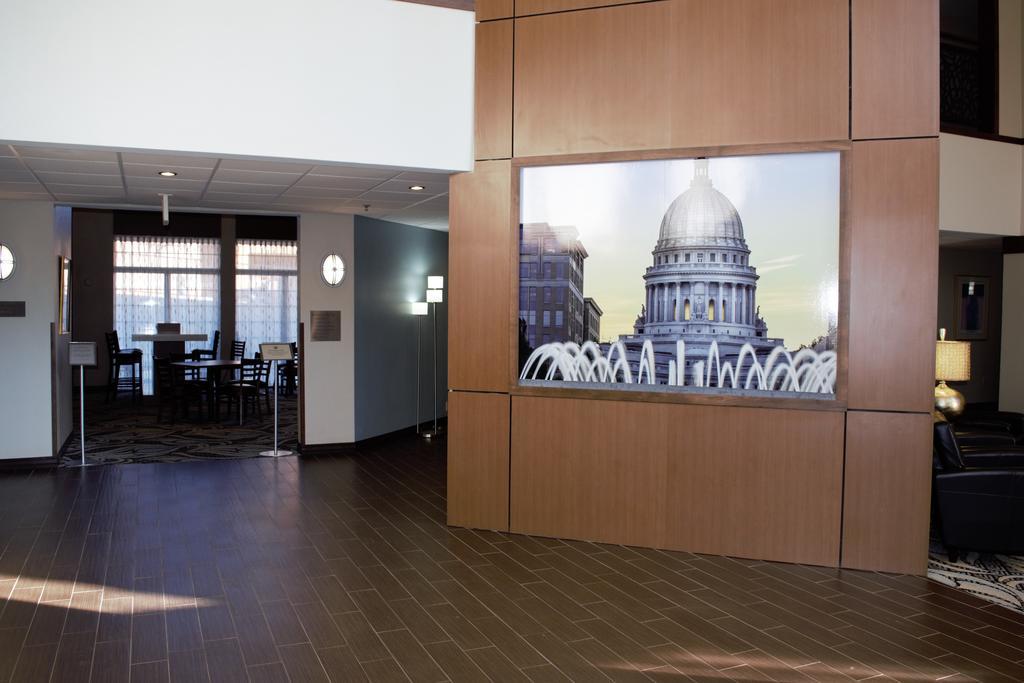 Wyndham Garden Madison Fitchburg Hotel Exterior photo