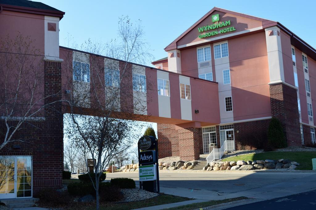 Wyndham Garden Madison Fitchburg Hotel Exterior photo